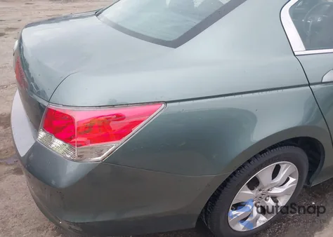 2008 Honda Accord 2.4 Ex-L z USA, uszkodzony, nr VIN 1HGCP26858A019992